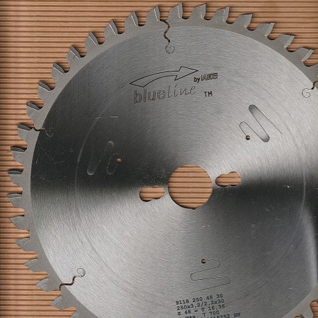 blueline by AKE Kappkreissägeblatt HW Wechselzahn fein – Ø 250 mm, Bohrung 30 mm