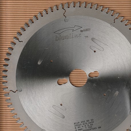 blueline by AKE Kappkreissägeblatt HW Wechselzahn extra fein – Ø 250 mm, Bohrung 30 mm