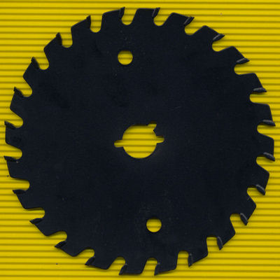 EDESSÖ Hartmetallbestücktes Kreissägeblatt Hobby Flachzahn mittel antihaftbeschichtet, Ø 151 mm, Bohrung 19 mm (3/4’’) mit 3 Keilnuten